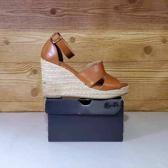 Womens Strapped open to shoes - Picture 1 of 8